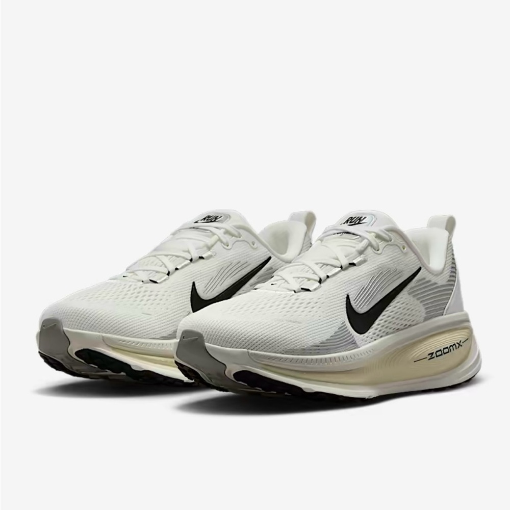 Nike Women's Vomero 18 Zoom White and Black Sneakers